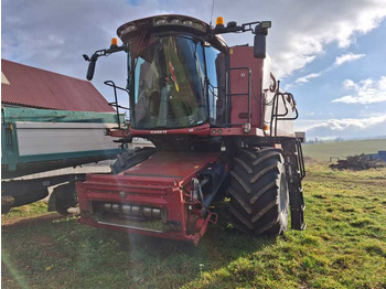 Зерноуборочный комбайн CASE IH