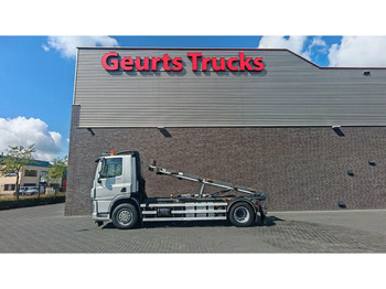 : фото в шапке страницы