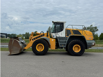 Колёсный погрузчик LIEBHERR L 566