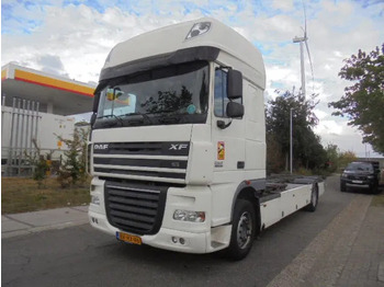 Грузовик-контейнеровоз/ Сменный кузов DAF XF 105 410