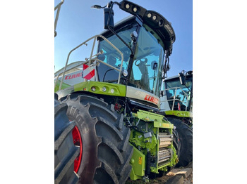 Кормоуборочный комбайн CLAAS Jaguar 950