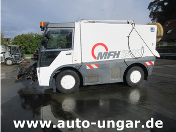Подметально-уборочная машина Aebi MFH 5500 Baujahr 2014 Euro 5 Kehrmaschine mit zusätzlichem Schwemmbalken: фото 4