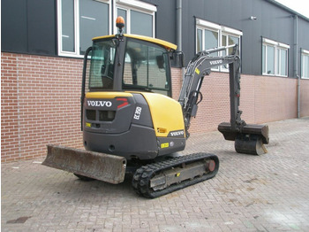 Мини-экскаватор Volvo EC35D: фото 3