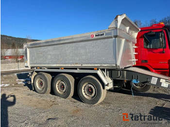 : фото в шапке страницы