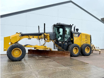 Грейдер CATERPILLAR 140M