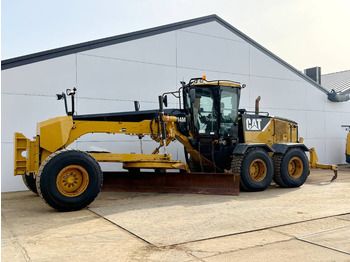 Грейдер CATERPILLAR 14