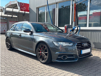 Легковой автомобиль AUDI