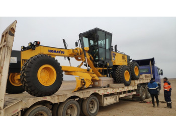 Грейдер KOMATSU