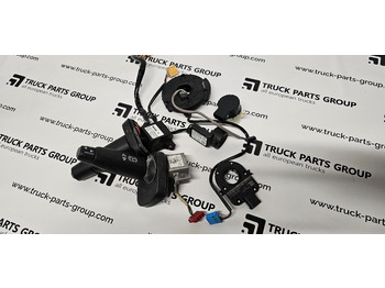 : фото в шапке страницы