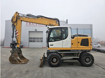 Колёсный экскаватор LIEBHERR A 916