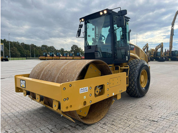 Каток CATERPILLAR