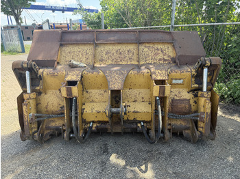 Гусеничный погрузчик CATERPILLAR 953: фото 2