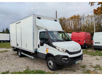 Грузовик с закрытым кузовом IVECO Daily