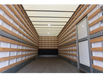 Грузовик с закрытым кузовом Volvo FL 250 Bakwagen + Dhollandia 1500 kg: фото 4