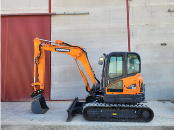Мини-экскаватор DOOSAN DX63