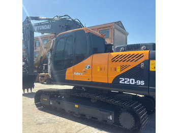 Экскаватор HYUNDAI