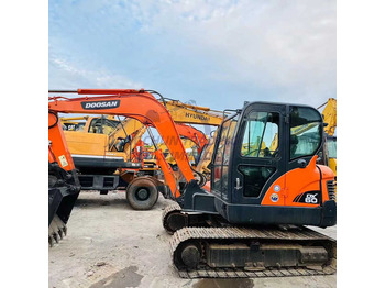 Гусеничный экскаватор DOOSAN DH60-7