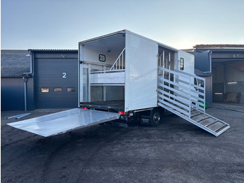 Фото интерьера 1: Грузовик для перевозки животных DAF LF 45.150 4 paards, laadlift. Horsetruck NL truck