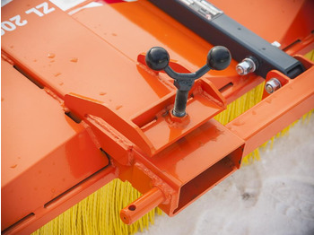 Новый Подметально-уборочная машина для Щеток Moderntech Kehrmaschine / Sweeper / Balayeuse / Spazzolatrice / Подметальная машина / Zamiatarka 3 m: фото 3 Новый Подметально-уборочная машина для Щеток Moderntech Kehrmaschine / Sweeper / Balayeuse / Spazzolatrice / Подметальная машина / Zamiatarka 3 m: фото 3