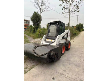 Мини-погрузчик с бортовым поворотом BOBCAT S16