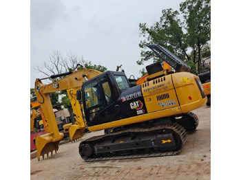 Гусеничный экскаватор CATERPILLAR 320D