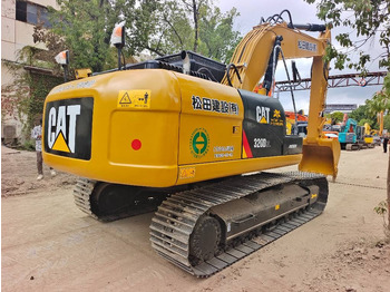 Гусеничный экскаватор CATERPILLAR 320D