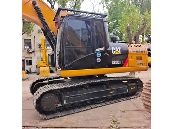 Гусеничный экскаватор CATERPILLAR 320D