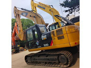 Гусеничный экскаватор CATERPILLAR 320D2
