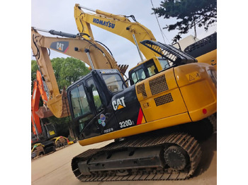 Гусеничный экскаватор CATERPILLAR 320D2