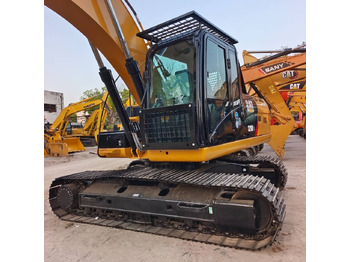 Гусеничный экскаватор CATERPILLAR 320D2