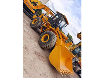 Колёсный погрузчик LIUGONG