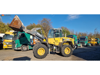 Колёсный погрузчик KOMATSU WA200
