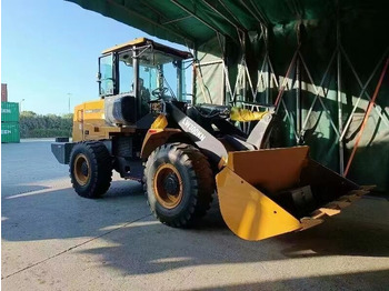 Колёсный погрузчик XCMG LW300KN