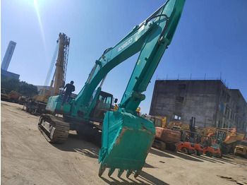 Гусеничный экскаватор KOBELCO