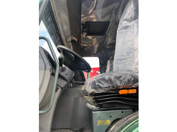 Тягач HOWO 420: фото 4 Тягач HOWO 420: фото 4