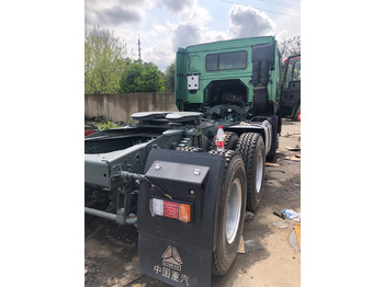 Тягач HOWO 420: фото 3 Тягач HOWO 420: фото 3