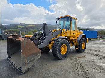 Колёсный погрузчик VOLVO L90