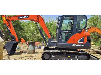 Гусеничный экскаватор DOOSAN DX60
