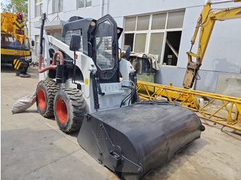 Мини-погрузчик с бортовым поворотом bobcat S300: фото 3