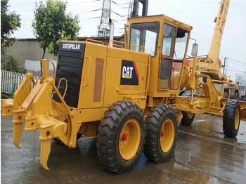 Грейдер CATERPILLAR 140H