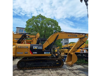 Гусеничный экскаватор CATERPILLAR 320D2