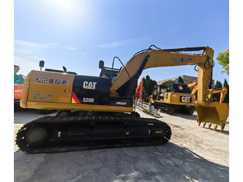 Гусеничный экскаватор CATERPILLAR 320D