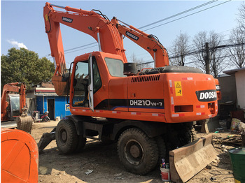 Колёсный экскаватор DOOSAN DH210W-7