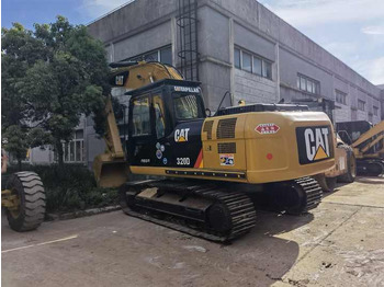 Гусеничный экскаватор Great condition and fast delivery second hand excavator CAT 320D at low hours cheap price for sale: фото 2