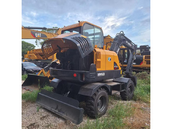 Колёсный экскаватор HYUNDAI