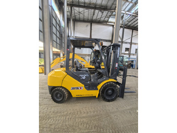 Komatsu FD30 Forklift в лизинг Komatsu FD30 Forklift: фото 2