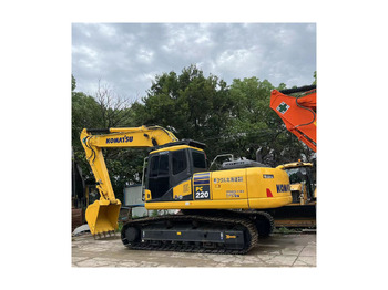 Гусеничный экскаватор KOMATSU PC220-8