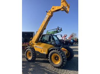 Телескопический погрузчик JCB