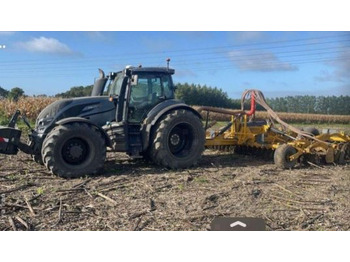 Трактор VALTRA T174