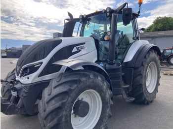 Трактор VALTRA T214